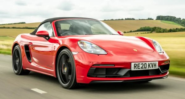 Най-надежден: Porsche 718 Boxster/Cayman (2016-настояще) &ndash; 99,3%

Много популярно Porsche, роудстърът със средноразположен двигател и неговия &bdquo;брат&ldquo; купе са имали само 6 процента докладваните грешки. Porsche са коригирали всичко за ден или по-малко. Германската марка е поела и всички разходи.
